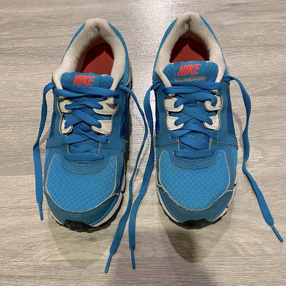 Nike Shoes - Nike Runner